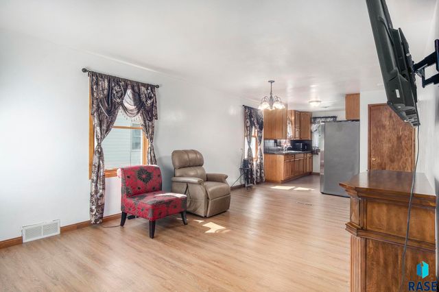 1704 W 10th St, Sioux Falls, SD 57104