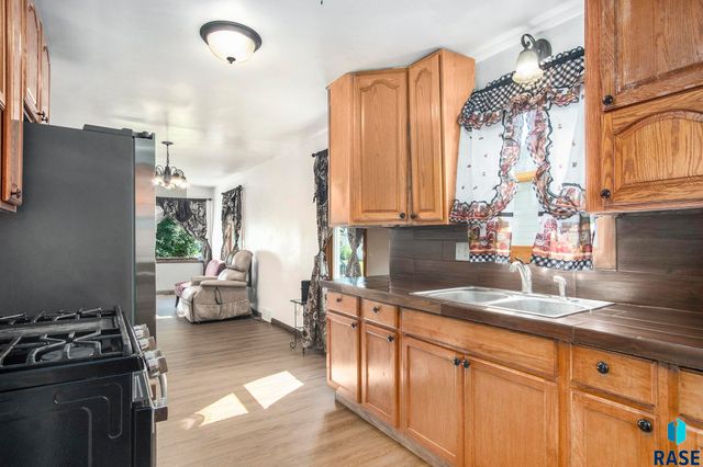 1704 W 10th St, Sioux Falls, SD 57104