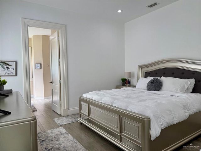 1309 W Gran Via Street, Pharr, TX 78577