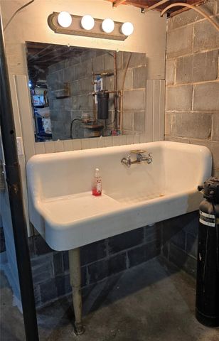 512 Maxwell Street, Maxwell, IA 50161