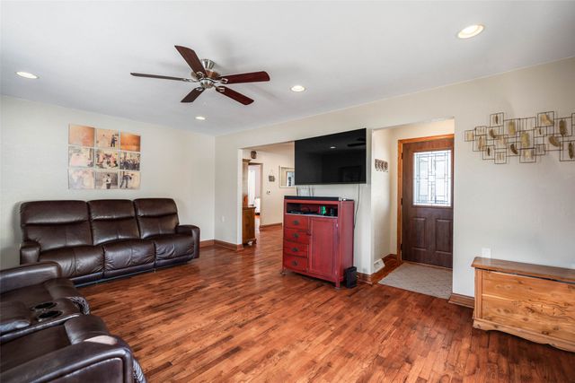 512 Maxwell Street, Maxwell, IA 50161