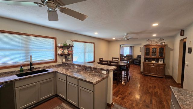 512 Maxwell Street, Maxwell, IA 50161