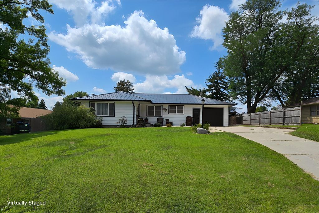 512 Maxwell Street, Maxwell, IA 50161