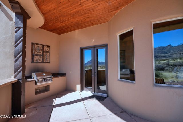 5098 Ventana View Road, Las Cruces, NM 88011