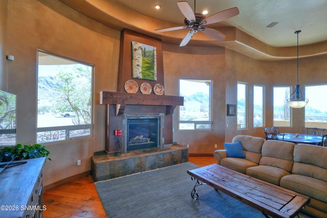 5098 Ventana View Road, Las Cruces, NM 88011