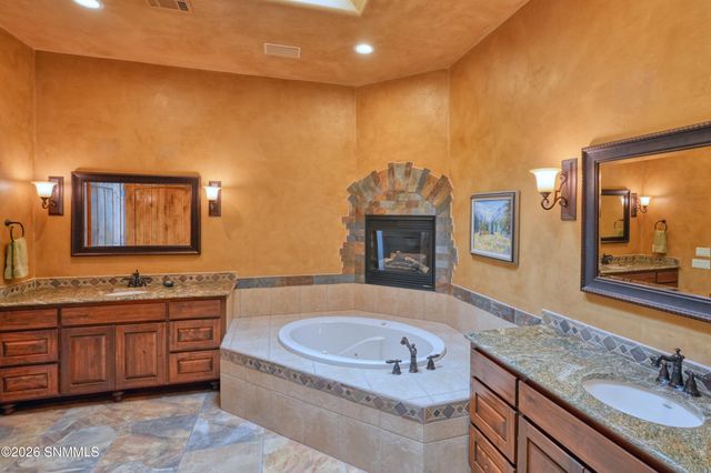 5098 Ventana View Road, Las Cruces, NM 88011