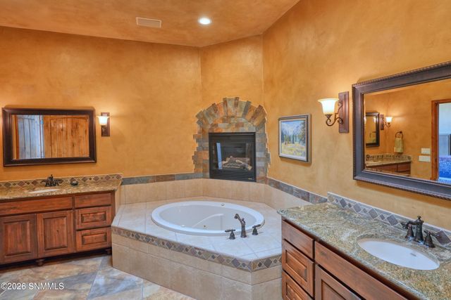 5098 Ventana View Road, Las Cruces, NM 88011