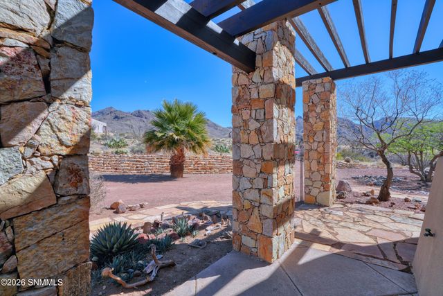 5098 Ventana View Road, Las Cruces, NM 88011