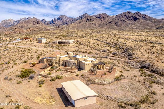 5098 Ventana View Road, Las Cruces, NM 88011