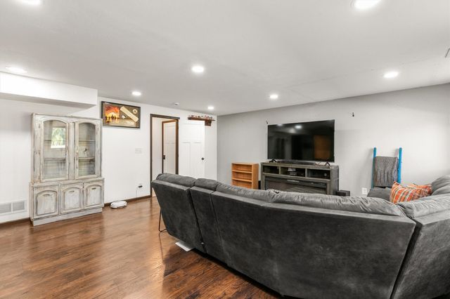 304 Tailfeather Drive NW, Bondurant, IA 50035
