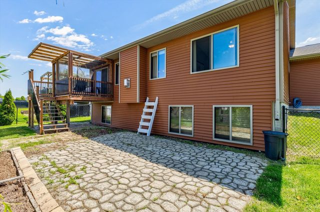 304 Tailfeather Drive NW, Bondurant, IA 50035