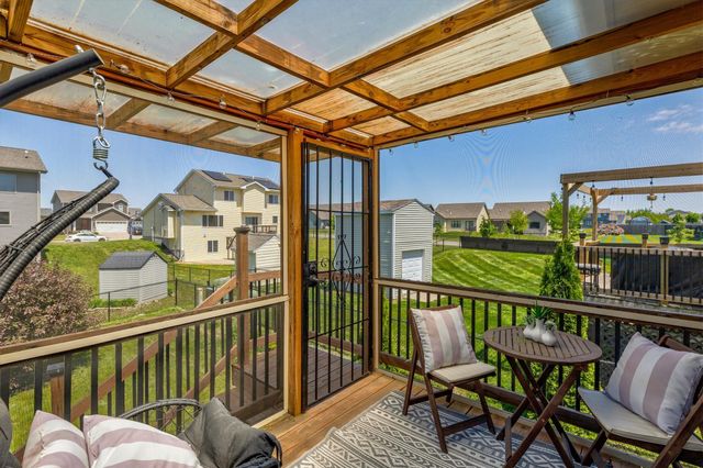 304 Tailfeather Drive NW, Bondurant, IA 50035