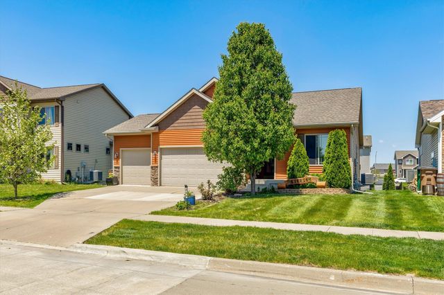 304 Tailfeather Drive NW, Bondurant, IA 50035
