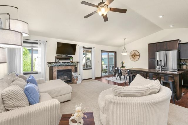 304 Tailfeather Drive NW, Bondurant, IA 50035