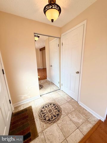 5579 GLASGOW WOODS CT, Fairfax, VA 22032