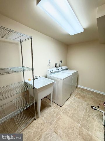 5579 GLASGOW WOODS CT, Fairfax, VA 22032