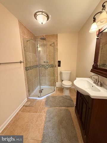 5579 GLASGOW WOODS CT, Fairfax, VA 22032