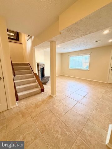 5579 GLASGOW WOODS CT, Fairfax, VA 22032