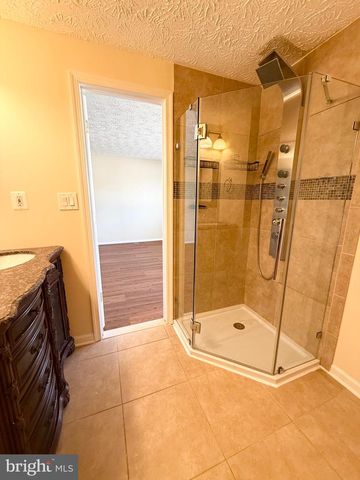 5579 GLASGOW WOODS CT, Fairfax, VA 22032