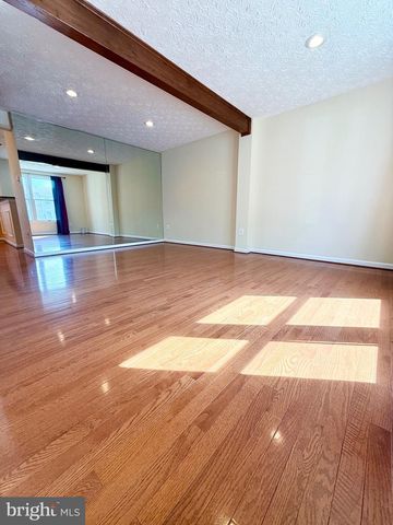 5579 GLASGOW WOODS CT, Fairfax, VA 22032
