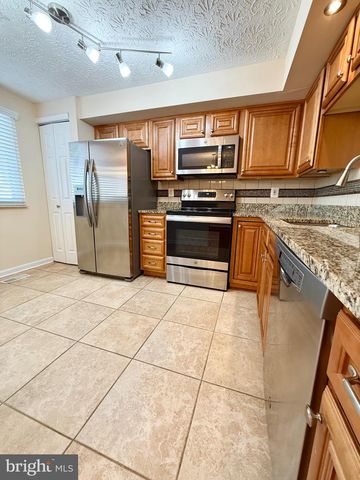 5579 GLASGOW WOODS CT, Fairfax, VA 22032