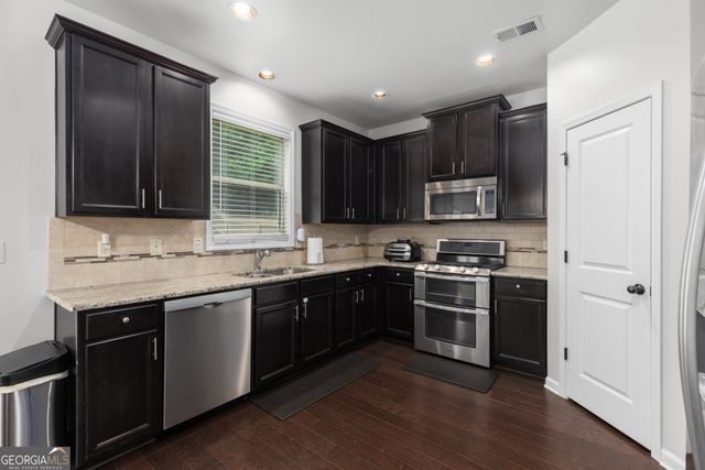 501 Garden view ct, Lawrenceville, GA 30046