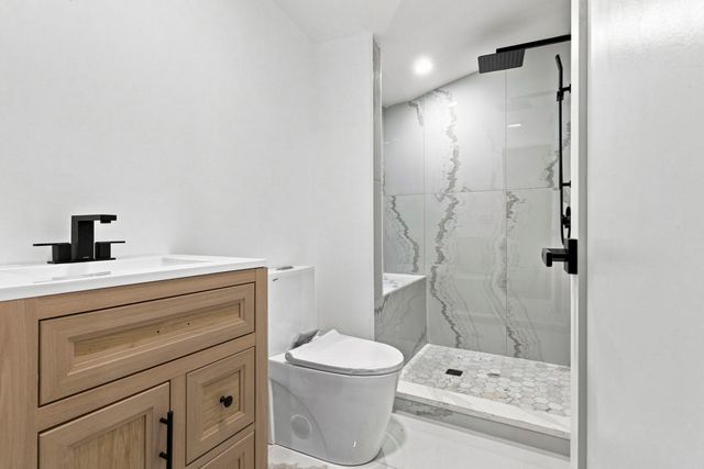 17 Central, Ashland, MA 01721
