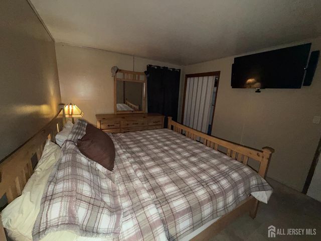 41 Claremont Avenue, Colonia, NJ 07067
