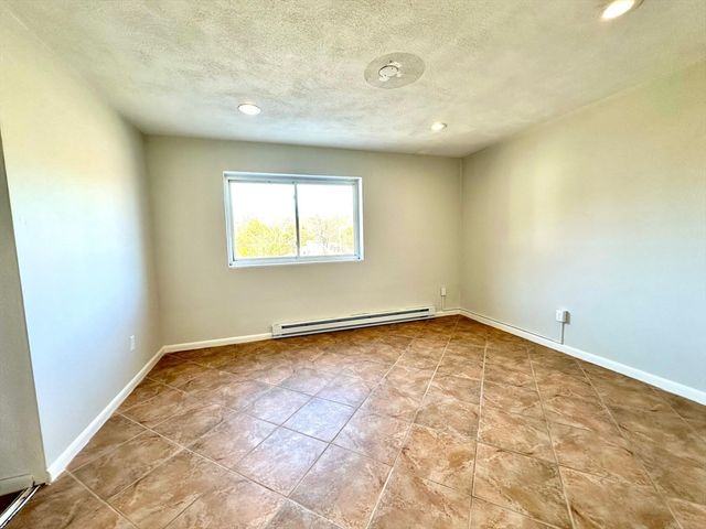 26 Willis St 26, Framingham, MA 01702