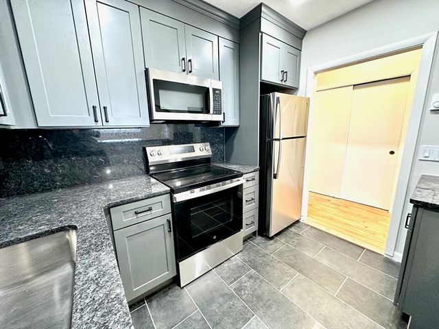 26 Willis St 26, Framingham, MA 01702