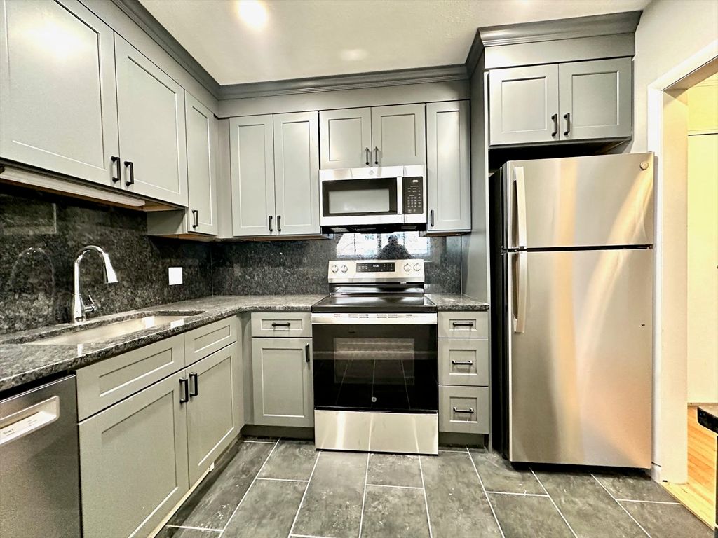 26 Willis St 26, Framingham, MA 01702