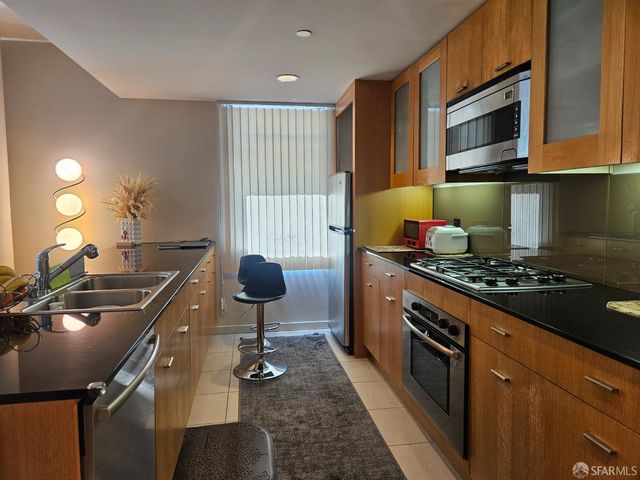 355 1st Street S207, San Francisco, CA 94105