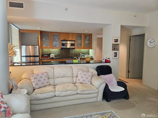 355 1st Street S207, San Francisco, CA 94105