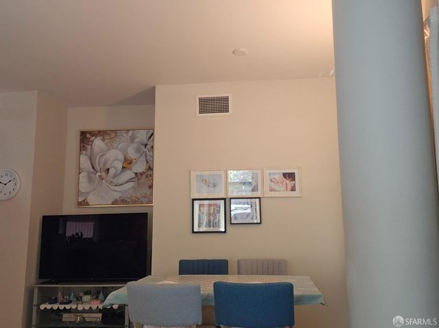 355 1st Street S207, San Francisco, CA 94105