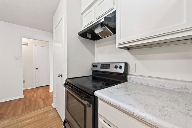 10431 Towne Oak Lane, Sugar Land, TX 77498