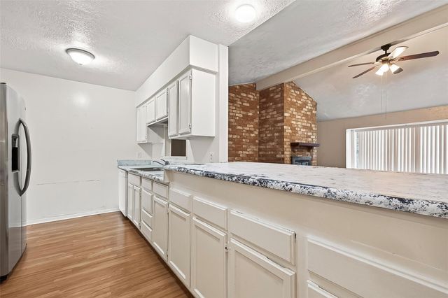 10431 Towne Oak Lane, Sugar Land, TX 77498