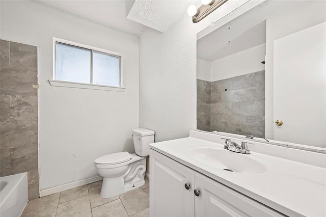 10431 Towne Oak Lane, Sugar Land, TX 77498