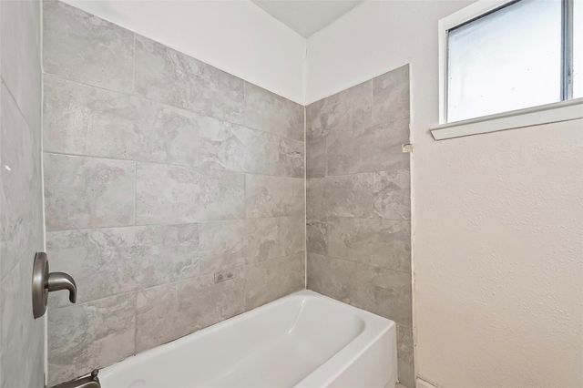 10431 Towne Oak Lane, Sugar Land, TX 77498