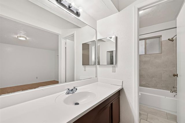10431 Towne Oak Lane, Sugar Land, TX 77498