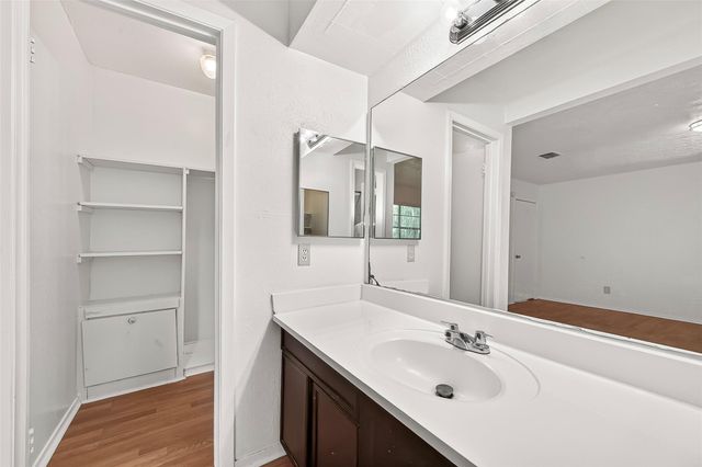 10431 Towne Oak Lane, Sugar Land, TX 77498