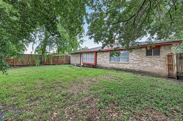 10431 Towne Oak Lane, Sugar Land, TX 77498