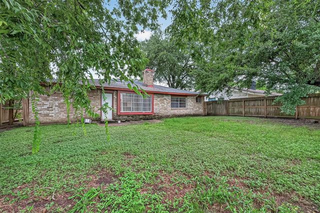 10431 Towne Oak Lane, Sugar Land, TX 77498