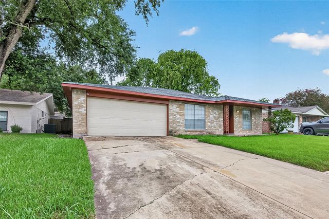 10431 Towne Oak Lane, Sugar Land, TX 77498