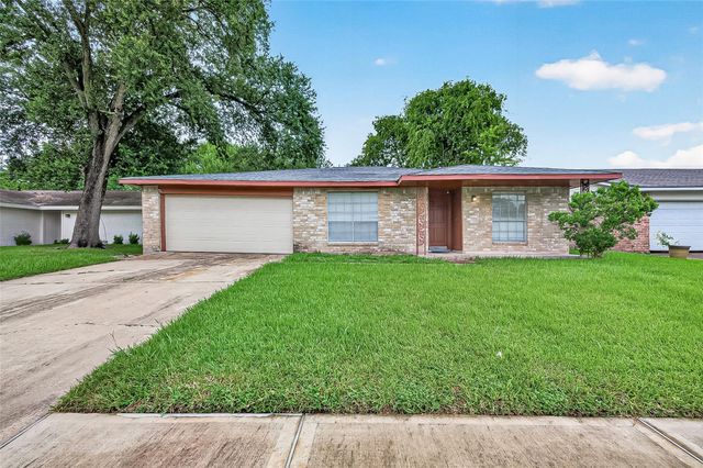 10431 Towne Oak Lane, Sugar Land, TX 77498