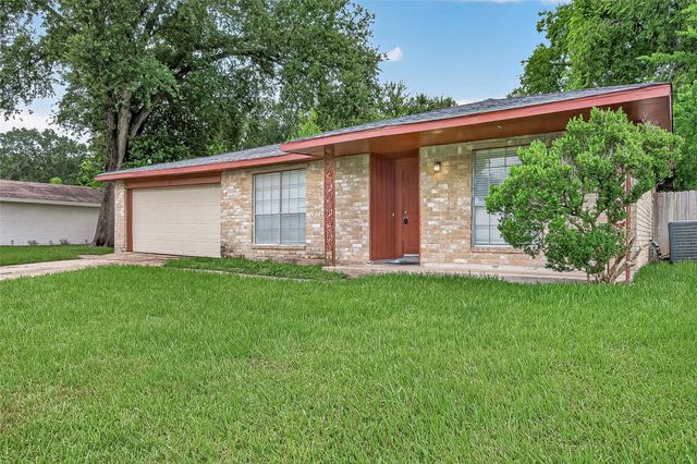 10431 Towne Oak Lane, Sugar Land, TX 77498