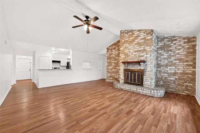 10431 Towne Oak Lane, Sugar Land, TX 77498
