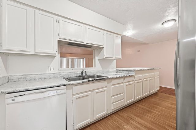 10431 Towne Oak Lane, Sugar Land, TX 77498
