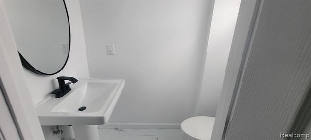 4736 Summerhill Drive, Clarkston, MI 48346