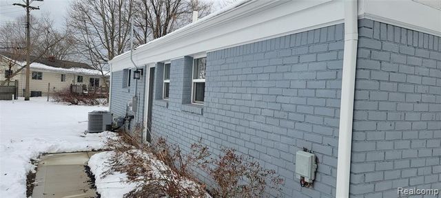 4736 Summerhill Drive, Clarkston, MI 48346