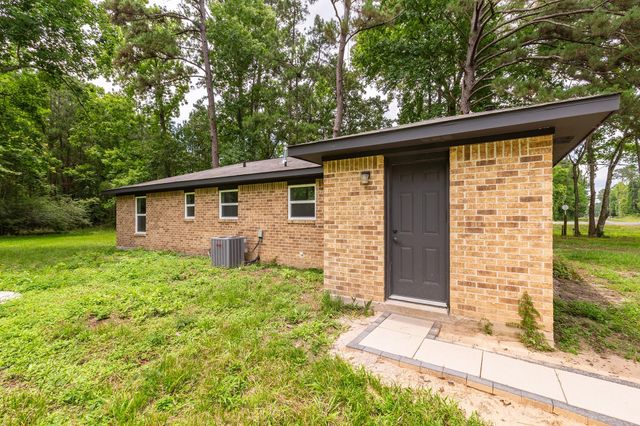 48 County Road 2078, Hull, TX 77564